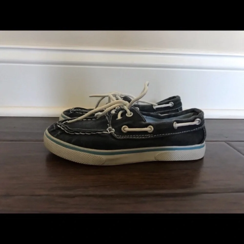 N/A boy’s boat